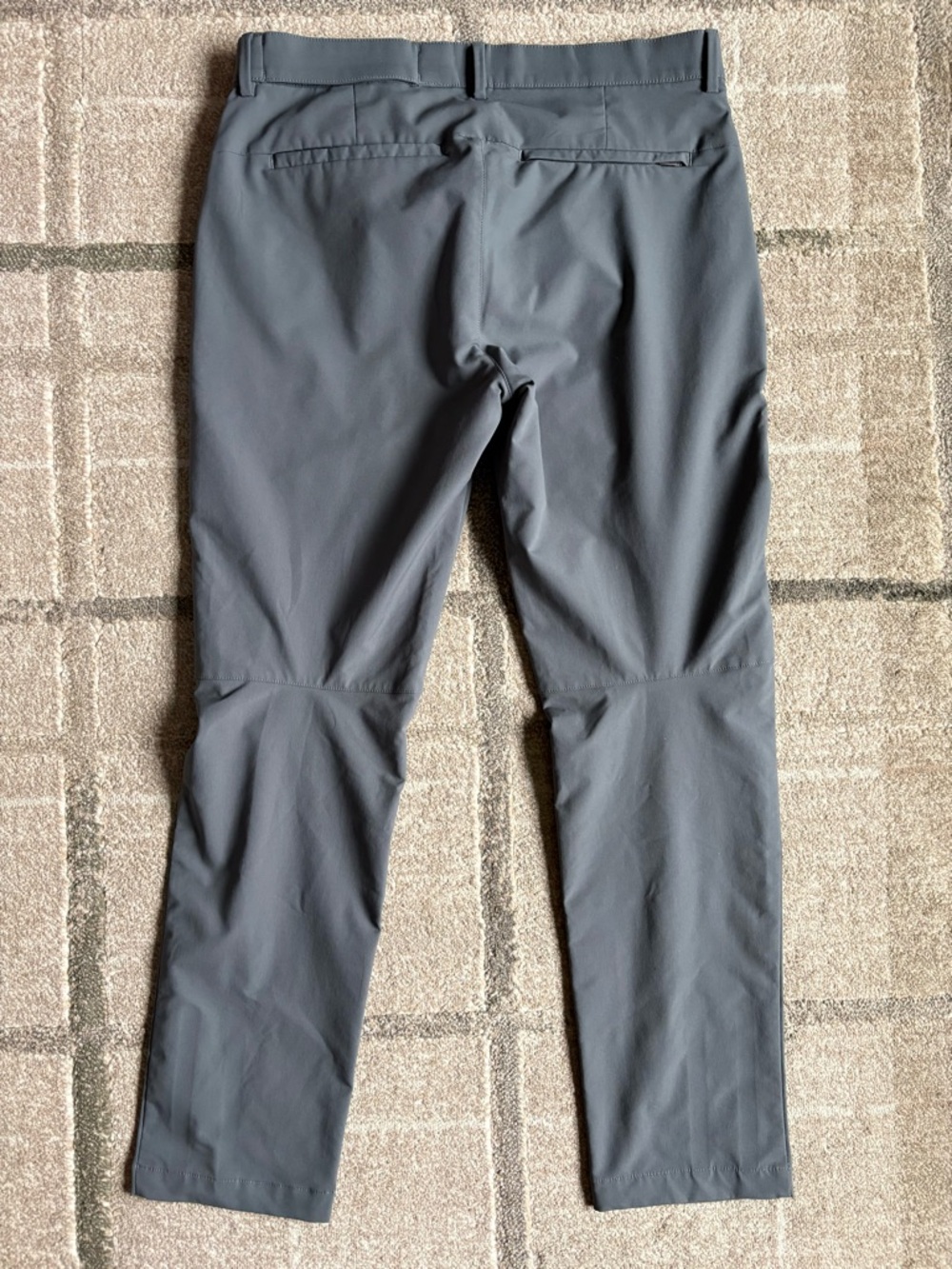 Banana Republic gray outdoor hiking pants, slim fit, size 31x30 Like New - Picture 3 of 11